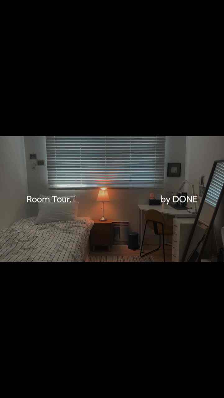 お好みでいっぱいの私の部屋 17秒 Room Tour 🚪


好きなもので詰め込んだ私の部屋を短く収めてみました。映像に出てきた家具や小物情報は下タグしておきました！質問はいつでもコメントしてください。
より多くの部屋ツアーと日常はYouTube/Instagramへ遊びに来てください🤍
＃ルームツアー＃お部屋を飾る 