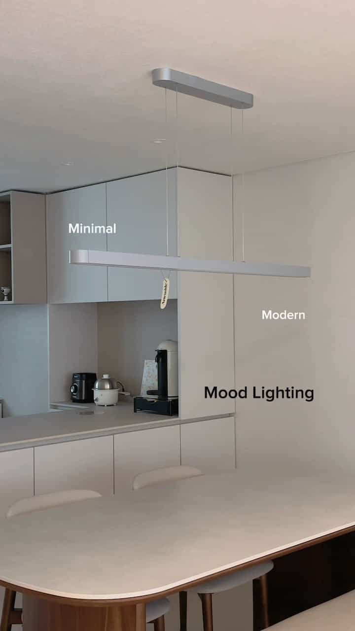 ぼやけたときは点灯します💡✨
実際に頻繁に点灯する私たちの家の照明コレクション
梅雨のときのきつい日
自宅でも照明をつけて気分を変えてみましょう🤍

＃コンスープ記録集＃今日の私たちの家＃ホームスタイリング＃照明インテリア＃ライフスタイル＃照明おすすめ＃ダイニングテーブル照明 