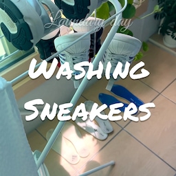 👟(워싱 소다로) 운동화 세탁.
말복에 밀린 일 처리!
(슬슬 개학 준비 시작)
#서나의살림레시피 #미니멀살림러 
#미니멀라이프 #미니멀살림 #감성살림
#운동화세탁 #운동화빨래 #운동화관리
#홈케어 #운동화홈케어 #세탁실 #세탁꿀팁
#빨래꿀팁 #빨래꿀템 #세탁팁 #개학준비
#콘수프기록집 #오늘의우리집 #여름네컷