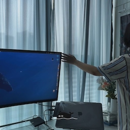 평소 청소할 때 자주 쓰는 세 가지🧹
1️⃣ 무선청소기
계단이나 좁은 곳은 핸디로, 바닥은 길게 연결해서 한 번에 청소해요.
2️⃣ 밀대
청소기가 잘 닿지 않는 가구 밑은 밀대로 한 번 더 쓱 닦아줍니다.
3️⃣ 센서 쓰레기통
마지막으로 모아둔 쓰레기까지 버리면 오늘의 청소 끝! 손대지 않고 바로 열려서 청소할 때 특히 편하게 쓰고 있어요.
거창한 청소템은 아니지만, 결국 자주 손이 가는 건 이런 것들인 것 같아요☺️
#청소일등공신 #청소추천템 #부엌 #오늘의집 #오늘의집크리에이터 #FTC26 #FTC26기 #집꾸미기 #인테리어 #리빙 #복층오피스텔 #복층 #원룸 
