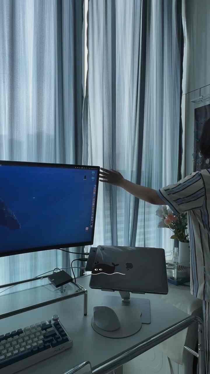  普段掃除するときによく使う3つ🧹

1️⃣無線掃除機
階段や狭いところはハンディで、床は長くつなげて一度に掃除します。

2️⃣ 密隊
掃除機があまり届かない家具の下は、密棒でもう一度拭き取ります。

3️⃣センサーゴミ箱
最後に集めたゴミまで捨てれば今日の掃除終わり！触らずにすぐに開いて掃除するときに特に楽に使っています。

途方もないクリーニングテムではありませんが、結局頻繁に手が行くのはこんなものだと思います☺️

＃清掃の日の工芸品＃清掃おすすめのテム＃キッチン＃今日の家＃今日の家クリエイター＃FTC26＃FTC26機＃家の装飾＃インテリア＃リビング 


