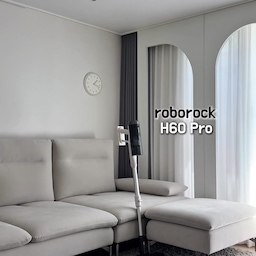 청소에 진심인 나에게 딱인 로보락 H60 Pro
최대 90°까지 구부러지는 플렉시블 스틱
이거이거 진짜 대박!!!!!
허리를 숙이지 않고 소파아래 닿지 않던 곳까지 깨끗하게 청소할 수 있음!!
140° 와이드 보조광 그린 라이트로 먼지가 잘보이니 어두운 공간도 꼼꼼히 청소~
카펫위에서 멈추지 않아서 넘 좋음👍🏻
카펫이 많아 청소할때마다 멈춰서 힘들었거든!!
오늘도 로보락 H60 Pro로 편하게 청소중~~!!
#가전플렉스 #로보락무선청소기 #무선청소기
#거실인테리어 #청소필수템 #청소용품 