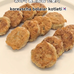 집에서 가장 바쁜 나의 일상🤍 아이들이 어려 반찬은 최대한 집에서 해먹이고 있어요🥰 시판은 편리하지만 각종 첨가물에 안심할 수 없더라고요🥹 프리랜서 엄마는 집에 있는 시간이 많아 틈틈이 요리하고 청소하고 아이들 케어로 하루 하루가 바쁘게 흘러가네요🤍 벌써 내년 봄 초딩 될 첫째 생각하면 기특하고도 걱정이 태산입니다 하하😅  
#콘수프기록집 #콘수프기록 #집에서제일바빠 #일상 #집순이 #엄마는처음이라 #아이키우는집 #주방 #주방템추천 #애착템 