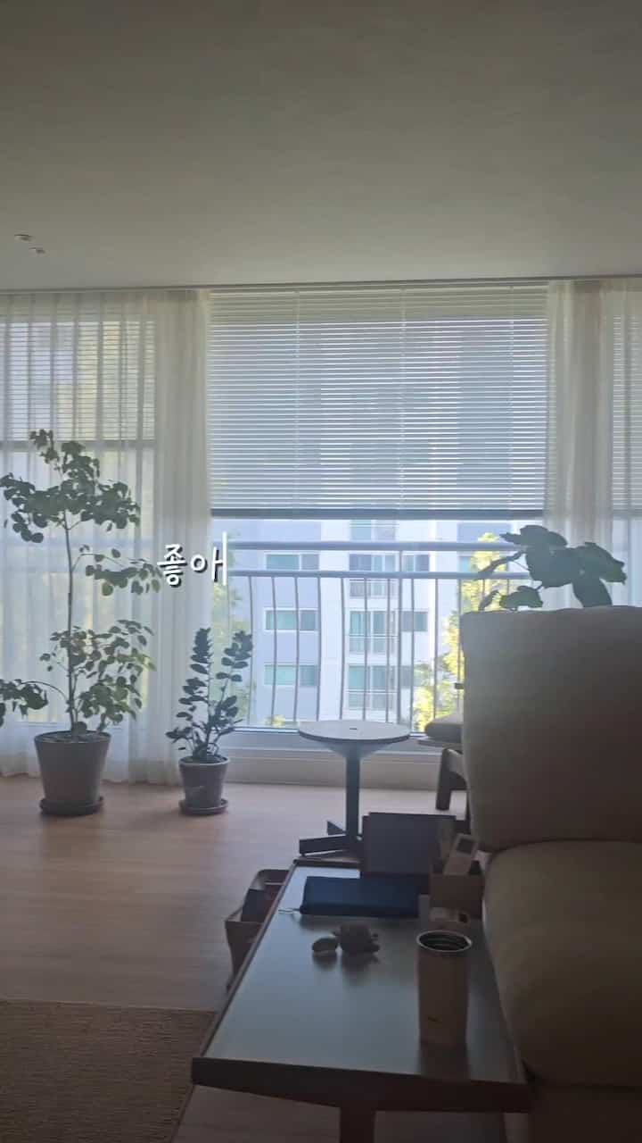 よく使うものを楽に配置するのが一番だと思います。
好きなものは場所を変えます
新しい組み合わせを作成してください。

頻繁に目に触れる場所ほど
楽で、気に入って。 🤍


＃アパートのインテリア＃構築インテリア＃インテリアハニーチップ＃インテリアノウハウ＃ホームスタイリング＃ホームデコ＃家の装飾＃小道具のスタイリング＃キッチンインテリア＃キッチンスタイリング＃キッチンアイランド＃リビングインテリア＃リビングスタイル＃サイドテーブル＃照明インテリア＃ムードランプ＃ディフューザー＃今日の家