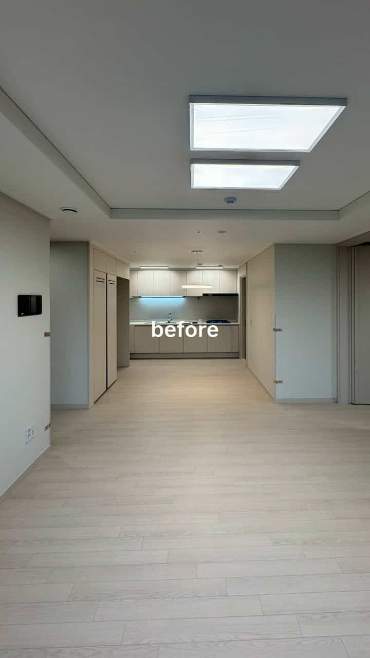 #인테리어전후 

工事版だった我が家、
このように変わりました。 🏠

BEFORE→AFTER
やはりインテリアは前後見る味…  #아파트인테리어 #아파트리모델링 #인테리어전후 #집꾸미기 #홈인테리어 #화이트인테리어 #미니멀인테리어 #모던인테리어   #쇠테리어 #화이트인테리어 #ftc기록 #ftc26기 #콘수프기록집 #콘수프기록 