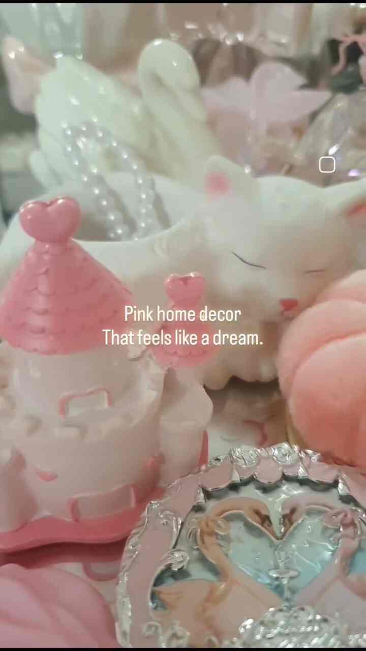 #home #dreamhome #homedecor #mylife #myhome #desksetup #roomtour #interior #interiordesign #shabby #shabbychic #vintagehome #vintageinterior #pastelhome #pinkhome #cozyhome #ホームデコ #飾り #インテリア小物＃ビンテージ小道具＃ホームスタイリング＃家の装飾＃シェビー＃ランソンハウス
