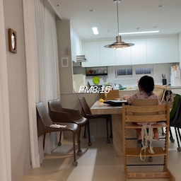 워킹맘의 저녁 현실 vlog😂
#콘수프기록집 #오늘의우리집
워킹맘 여러분들.. 
집오면 아기밥차리고 난뒤 보이는
집안일들 저만 그런가요?ㅋㅋ 
근데 모른척중🙃
#ftc9기이야기 #워킹맘 #워킹맘일상 #아기가있는집 #아이가있는집 #맞벌이부부 #워킹맘현실 #현실주방 