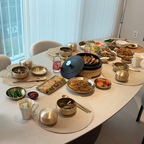 집들이3 한식으로만 만든 집들이 요리❤️
솥밥과 잡채 구절판 생각외로 맛있었던 메밀유부롤까지
놋담그릇이 다했다ㅋㅁㅋ
#신혼부부일상 #신혼부부인테리어 #오늘의우리집 #예쁜템최고야 #우리집추구미 #우리집소개 #신혼부부밥상 #집들이음식 #집들이메뉴추천 #요리스타그램 #집밥기록 