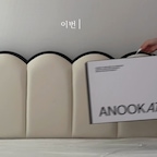 매일 사용하는 거라 더 실용적인
 ‘편안한 잠’을 선물해보세요!

‘노홍철 베개’로도 유명한 일명 ‘구름 베개’☁️
아늑호텔이 직접 만든 아늑앳홈 구름 경추 베개예요.

호텔에서 느꼈던 포근함을 집에서도 느낄 수 있고,
실제 아늑호텔 5,000개 이상의 객실에서 사용 중이라고 해요.

옆잠까지 고려한 경추 설계로 편안하게 받쳐주고,
프리미엄 호주산 양모 20%를 함유해 포근하면서도 쾌적하더라구요!

민감한 피부와 아이도 안심할 수 있는 소재에
통세탁할 수 있어 관리도 편해서 더욱 만족✨

30년 침구 노하우로 만든 신제품이라
부모님께 드리는 선물로도 더 믿음이 가더라고요! 

#아늑앳홈 #아늑호텔 #경추베개 #구름베개 #침실인테리어 #침실스타일링 #맞팔 #방꾸미기 #베딩 