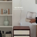 아침에 일어나면 코가 매워서 “아 드디어  환절기의 시작이구나!” 를 아는 요즘, 런칭 전 제니퍼룸 서포터즈 자격으로 마리모 가습기 pro를 가장 먼저 사용해보았어요!

세척 쉽고, 가볍고, 예쁘고, 컴팩트한 외관에 비해 3.2L의 괴물용량까지!
게다가 은은한 무드등까지 된다구요..

분리하는 방법도 너무 쉬워서 매일 씻기 어렵지 않더라구요.

요고요고 직접 써보니 아기 있는 집도 너무 괜찮을 것 같아요.
실제로도 전국의 산후조리원에 입점했대요.

새로나온 오트밀컬러, 눈에 확 띄죠? 넘예 넘ㅇㅖ.. 🏷️

#콘수프기록집 #콘수프필름 #콘수프기록 #콘수프챌린지
#가습기 #제니퍼룸 #가습기추천 #초음파가습기 
#아기가습기 #신혼집 #신혼집인테리어 #예쁜템최고야