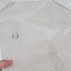 🤍 #오늘의집에서샀어 얼마전부터 계속 가지고 싶었던 액자인데 드디어 들였어요😄 사이즈 잘못 주문해서 아쉽지만 그래도 너누 예쁘고 포근한 분위기를 줘서 계속 보고 있어요🥹 캔버스랑 메탈 중에 너무 고민했는데 식탁 등이 비치면 더 예쁠거 같아서 메탈로 선택했어요🤍 🖼 
어디든 잘 어울리는 디자인이라 기분 따라 옮겨가며 활용할 예정입니다 😄🤍 
#인테리어액자 #25평인테리어 #오늘의집 #가을애우리집 #가을담은우리집 
