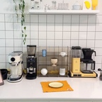내가 원할때 언제든 커피향 폴폴 ☕️

홀빈 갈갈 그라인더 가는 것도
꾹꾹 템핑하는것도
재미라면 재미인 반자동커피머신 :)

필요한 장비 하나만 꼽으라면 포터필터~

남타커도 맛있지만 내타커도 마싰 💛

#커피존완성템 #홈카페 #반자동커피머신 #커피머신 #오르테 
