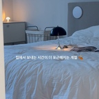 #콘수프필름 #콘수프기록 #콘수프기록집 #오늘의우리집 

어느새 밤공기가 쌀쌀해진 계절이 되었어요🍂
창문 꼭꼭 닫고 이불 꼭 끌어안고 잠들게 되는 요즘🛌

노르딕슬립 그래핀스토프 이불 촉감이 너무 좋아서 아침마다 이불 속에서 나오기 싫은 거 있죠🤎

30수 면 100%의 자연스럽고 탄탄한 짜임에 포근함과 복원력, 보온성까지 고려해 설계되었고요. 알러젠 케어 솔루션에 세탁기와 건조기 사용도 가능해서 데일리 이불로 딱이에요🫶🏻

날씨가 추워질수록 집에서 보내는 시간이 더 좋아지는 건 저만 그런 거 아니죠. 모두 따뜻한 밤 되세요🌝✨🌰



#노르딕슬립 #NORDICSLEEP #COMFORTATHOME #이불 #이불추천