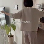 빨래바구니 하나 바꿨을 뿐인데 활용도가 이렇게 좋을 일인가요? 🧺🤍

세탁실은 좁은데 빨랫감은 계속 쌓이고,
빨래할 때마다 색깔별로 다시 분류하는 것도 은근 번거롭더라고요!

그래서 사용해 본 스테니 프리미엄 올스텐 이동식 빨래바구니 ✨

좁은 세탁실 빈틈에도 쏙 들어가는 슬림한 사이즈인데 무려 132L 대용량이라 빨랫감도 넉넉하게 담을 수 있어요.

3단으로 분리돼 흰옷, 어두운 옷, 수건을 처음부터 나눠 담을 수 있고, 필요한 바구니만 따로 분리해서 사용할 수도 있어요!

360도 부드러운 바퀴 덕분에 빨랫감이 가득 차도 이동이 편하고, 프리미엄 304 올스텐 소재에 연마제 걱정 없이 바로 사용할 수 있다는 점도 마음에 들었어요.

그런데 빨래만 담기엔 아깝더라고요!
세탁용품이나 각종 살림템을 정리하기에도 좋고, 통풍이 중요한 감자나 고구마 같은 구황작물 보관용으로도 활용할 수 있어요 🌿

빨래바구니부터 수납 바구니까지, 집안 곳곳에서 다양하게 활용할 수 있는 살림템이에요 🤎

#콘수프기록집 #현명한소비 