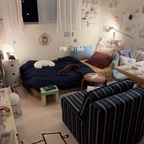 #웜톤인테리어 
GN🌙
침구 교체의 날✨
가을맞이 좋아하는 매트리스 커버를 꺼내주기!🛏️
밤에는 따뜻한 쌍화차 한잔☕️
하지만 더워서 선풍기를 다시 튼 밤🫠

#3평 #붙박이장있는방
#3평방 #침실인테리어 #침실꾸미기 #작은방인테리어 #작은방꾸미기 #작은방 #3평방꾸미기 #3평방인테리어 #3평방구조 #선반인테리어 #쇠테리어 #작은방침실 #좁은방 #좁은방꾸미기 #좁은방인테리어 #벽조명 #벽조명인테리어 #벽꾸미기 #벽꾸미기인테리어 #데스크테리어 #유텐실로