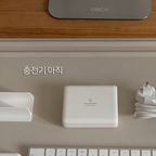 충전기 어댑터 5개씩 꽂아 쓰다 보면
콘센트 자리도 부족하고 선도 지저분해져서 은근 스트레스였는데 🥹

신지모루 O-PD 90W 6포트 충전기로 바꿔봤어요 🤍

최대 90W 출력에 6개의 충전 포트까지!
여러 기기를 한 번에 충전할 수 있어서 편하고
복잡했던 충전 공간도 훨씬 깔끔해졌어요 🔌

작은 변화지만 일상이 한결 편해지는 아이템
충전기 여러 개 사용하시는 분들께 추천해요 🫶



#신지모루 #신지모루충전기 #OPD90W #멀티충전기 #고속충전기 #충전기추천 #콘수프기록집 #현명한소비 #데스크테리어 #서재꾸미기 #원목책상 