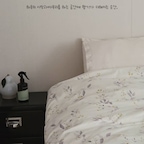 #콘수프기록집 #현명한소비 

하루의 시작과 마무리를 하는 공간, 
이 공간에 향기를 채워요.

은은한 머스크계열의 향, 강한 탈취효과로
침실, 드레스룸,신발장,차 실내 등
동봉된 센티드 페이퍼를 활용해 
향을 머무르게 할 수 있어요.

식물성 오일함유, 테라피 효과도 있고,
저자극제품으로 CMIT,MIT 불검출,
포름알데히드 99%이상 제거 

공간에 나의 온기와 향으로 채워보아요.

#르주르 #룸스프레이 #향기템 #르주르룸스프레이 #침실 #침실인테리어 #테라피 #힐링타임 #미니멀 #미니멀심플