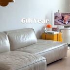 🛋️(6년 차) 가죽 소파 홈 케어.

로션 바르듯이 살살!

(앉은 자세 따라 익어가는 소파)

#서나의살림레시피 #미니멀살림러 
#미니멀라이프 #미니멀살림 #감성살림
#가죽소파 #가죽소파클리닝 #가죽소파관리 
#홈케어 #모듈소파 #알로소소파 #알로소보눔
#거실인테리어 #거실소파 #소파청소 #소파관리
#가을맞이 #가을맞이대청소 #대청소 #살림꿀팁
#콘수프기록집 #오늘의우리집 #웜톤인테리어 